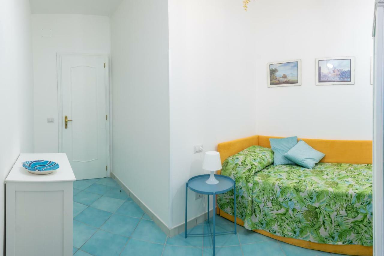 La Casetta Linda - New 2 Bedroom Apt In Sorrento With Seaview Terrace 外观 照片