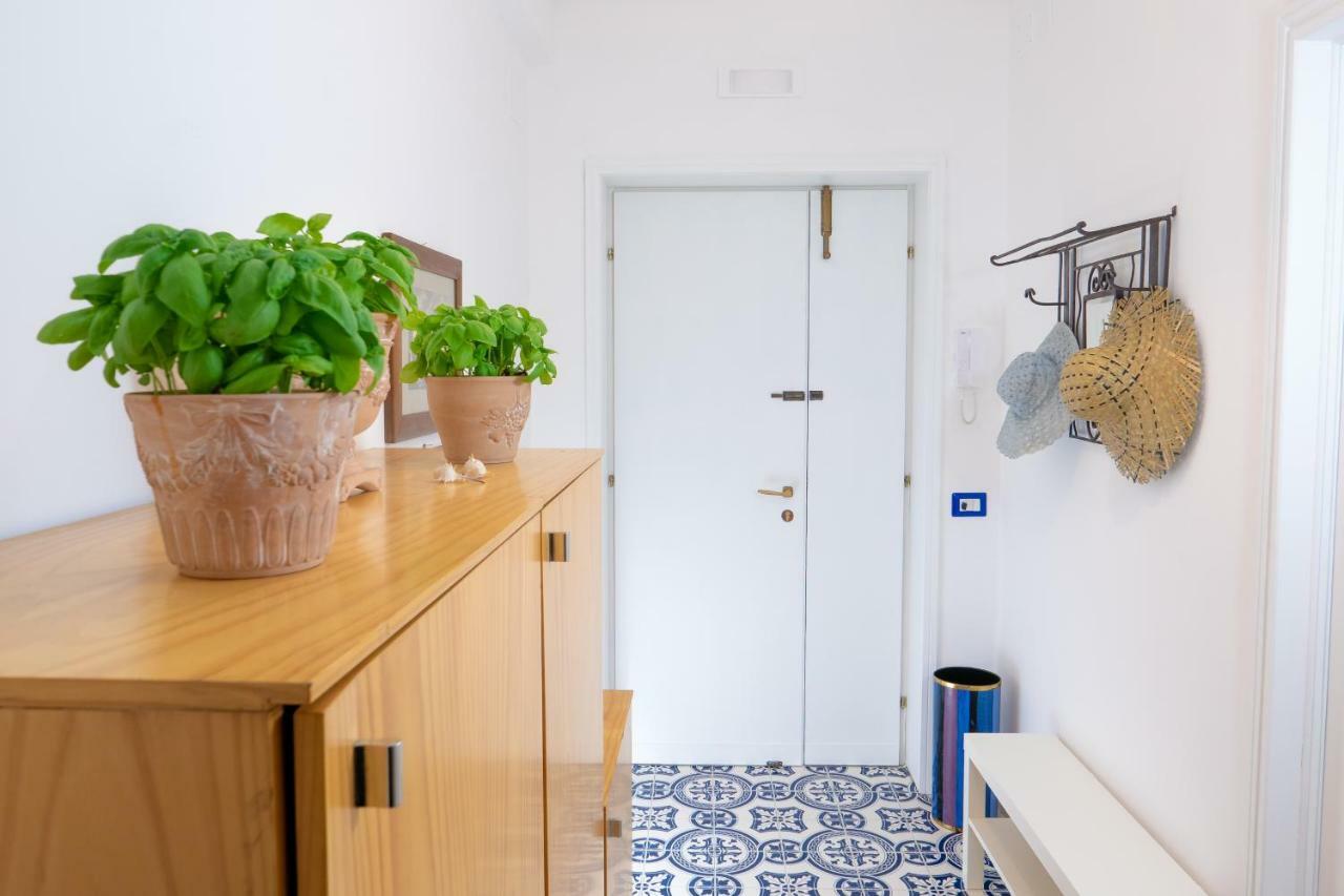 La Casetta Linda - New 2 Bedroom Apt In Sorrento With Seaview Terrace 外观 照片